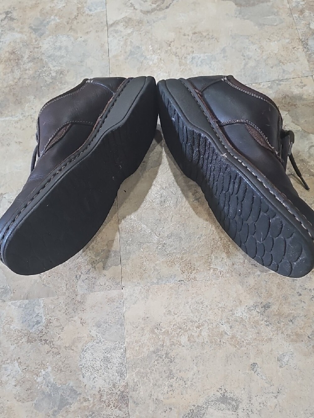 Clarks Men's Dark Brown Lace-Up Leather Oxfords - Picture 7 of 9